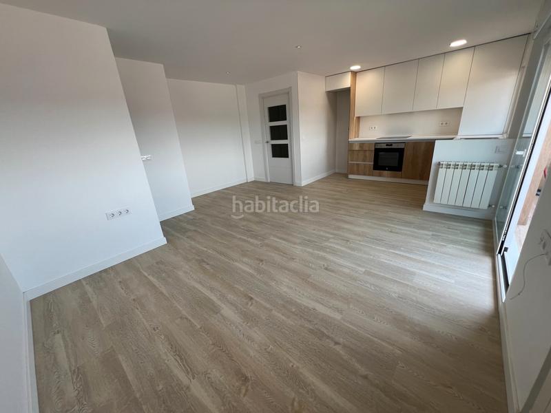 Foto cc0cd4d3-e223-41a2-8d00-72c2f0e10204. Piso en calle del discóbolo 54 en Canillejas Madrid