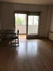 Pis en Rejas. Luminosa vivienda de m, tres dormitorios, amplio saln con terr