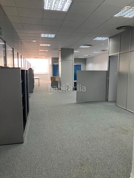 Foto 6664d036-6fbb-457a-8295-77000e743d85. Bureau dans calle de rufino gonzález 14 dans Simancas Madrid