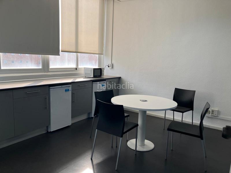 Foto b807098e-c5db-42bc-a018-bc758a60824b. Büro in calle de rufino gonzález 14 in Simancas Madrid