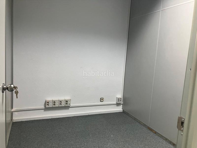 Foto f887cc94-362a-4bf6-b777-6bd431167447. Büro in calle de rufino gonzález 14 in Simancas Madrid