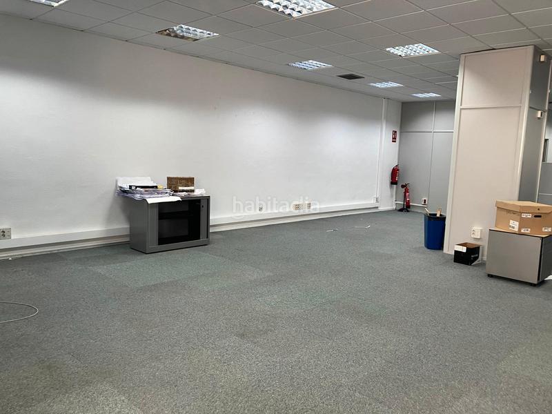 Foto 0e56b327-b3f0-4425-934e-e160a8a435fb. Office space in calle de rufino gonzález 14 in Simancas Madrid