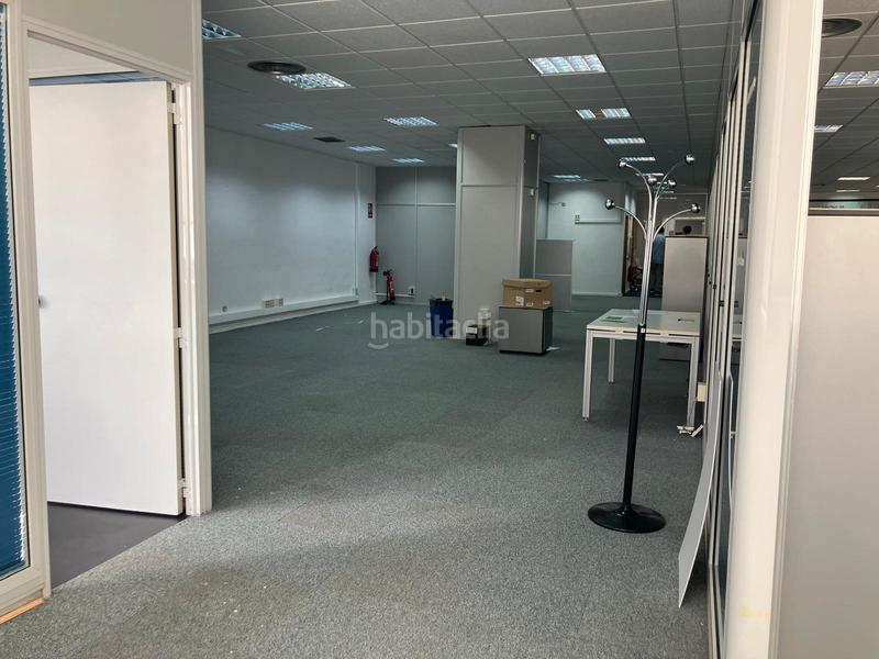 Foto 48735de1-14b4-4029-b168-c2d982fb13c2. Office space in calle de rufino gonzález 14 in Simancas Madrid
