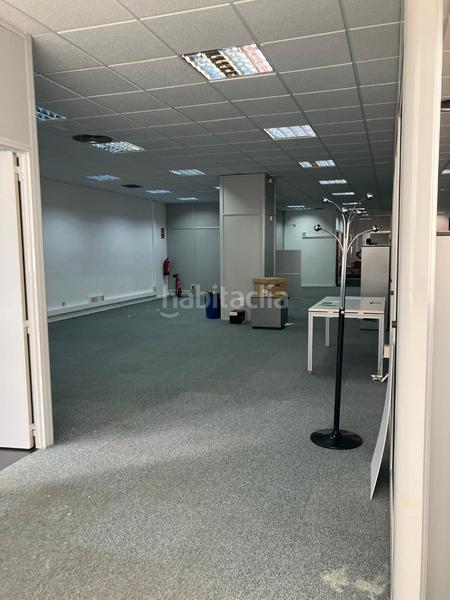 Foto ee7e0397-251d-4226-810d-25b5192bbd68. Office space in calle de rufino gonzález 14 in Simancas Madrid