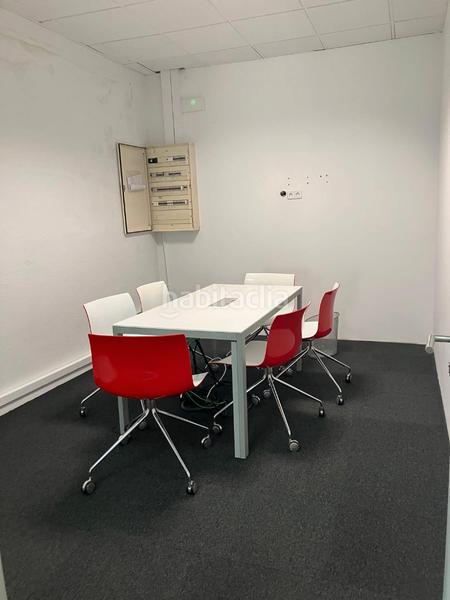 Foto fe3968ae-6ef7-4e1d-8619-42df0d4ac519. Office space in calle de rufino gonzález 14 in Simancas Madrid