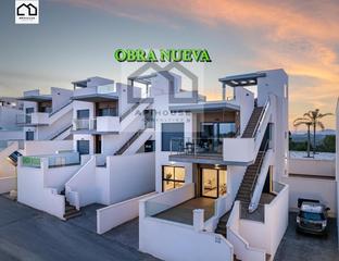 Casa en San Miguel de Salinas. Residencial lujoso de bungalows de planta alta y planta baja. de