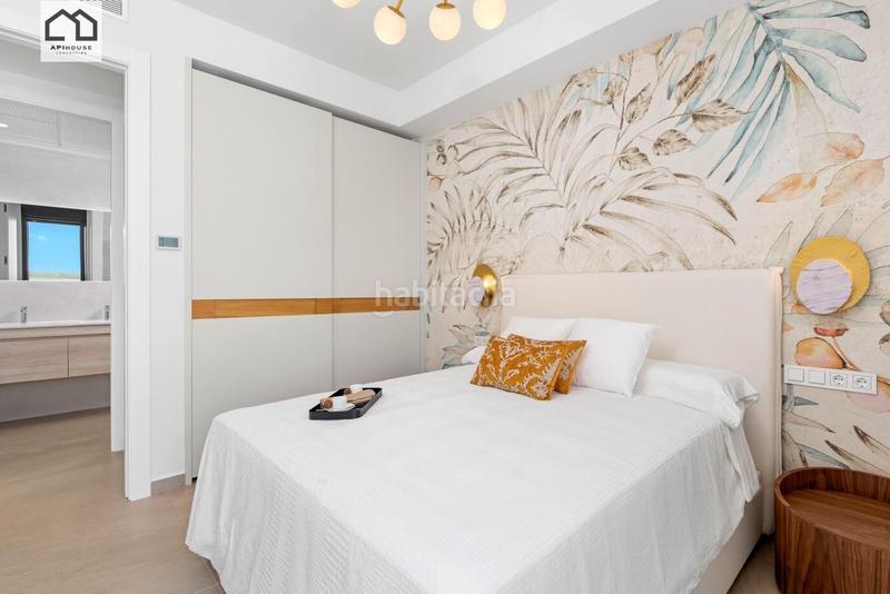 Foto 34a877c7-0b5e-4987-a2d6-8732bff71759. Chalet mit parking pool in Campoamor Orihuela