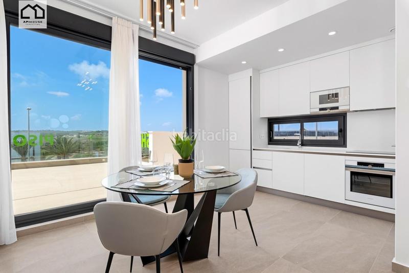 Foto 8e141aea-081a-448e-a011-ee717e312e10. Chalet mit parking pool in Campoamor Orihuela