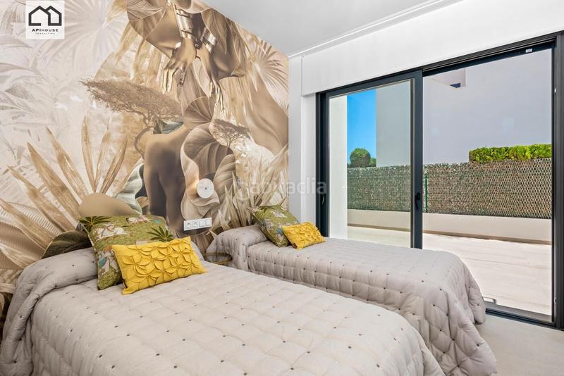 Foto 92b6225d-b15a-4d39-861b-1de60c64a02d. Chalet mit parking pool in Campoamor Orihuela