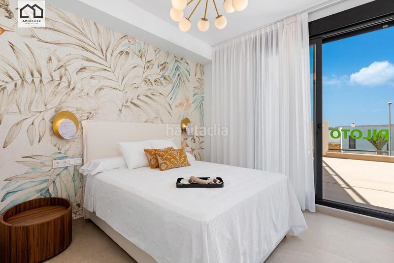 Foto e2bfc542-3639-4d9d-84d0-5974fa976d87. Chalet mit parking pool in Campoamor Orihuela