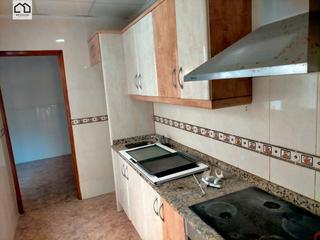 Masia a Pueblo. Apihouse vende casa de pueblo en guardamar del segura.precio 133