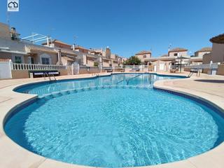 Casa en Los Balcones-Los Altos. Apihouse vende espectacular bungalow en torrevieja los altos. pr