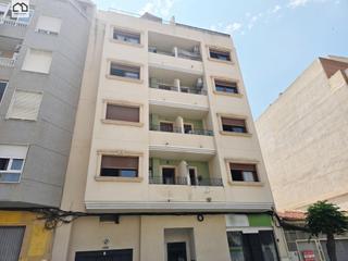 Flat en El Molino. Apihouse vende piso ocupado en torrevieja, activo bancario, piso