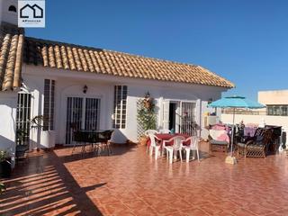 Chalet en La Regia. Apihouse vende espectacular chaletrestaurante en orihuela costa.