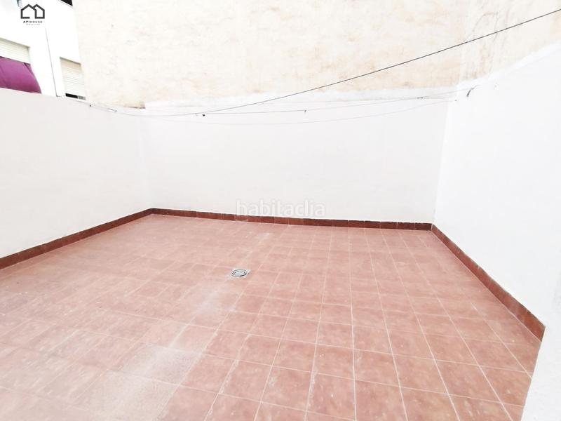 Foto 28a1bee7-afe8-490f-a3ad-05cbdc04d2aa. Piso apihouse vende piso en primera planta para reformar en almoradi. precio de venta 103.000 en Almoradí