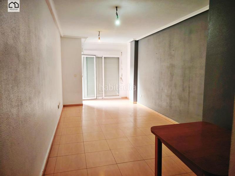 Foto 29d58768-6835-4a73-88ef-014268d4b7c9. Piso apihouse vende piso en primera planta para reformar en almoradi. precio de venta 103.000 en Almoradí