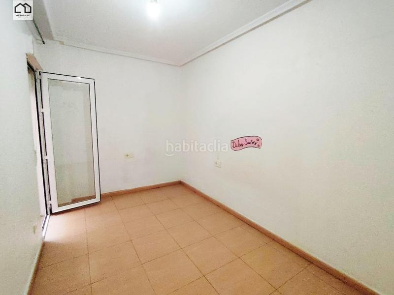 Foto 613be03f-05cc-4a95-85e5-ed4c59d39642. Piso apihouse vende piso en primera planta para reformar en almoradi. precio de venta 103.000 en Almoradí