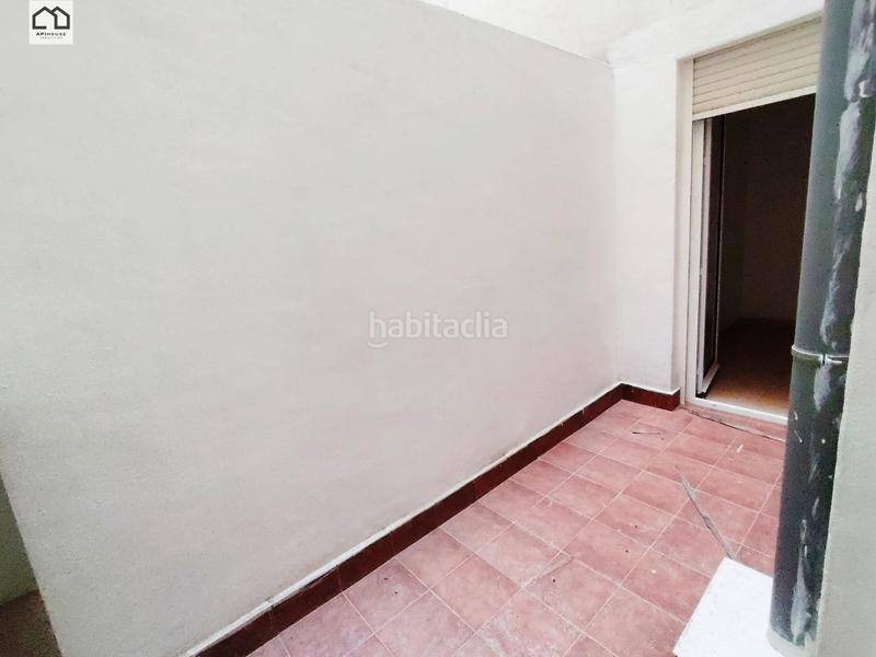 Foto bdf711e9-3ba9-4633-9292-d8f77c6bf393. Piso apihouse vende piso en primera planta para reformar en almoradi. precio de venta 103.000 en Almoradí