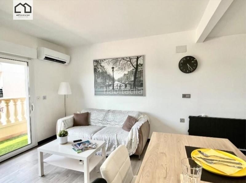 Foto 3e10e0d2-e9f7-468c-bebf-3cfc31f60850. Apartamento apihouse vende en almoradi apartamento recién reformado. precio de venta 127.000 en Almoradí