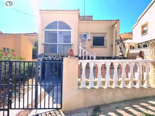 Chalet in San Fulgencio. Apihouse vende chalet independiente en sal fulgencio. precio de