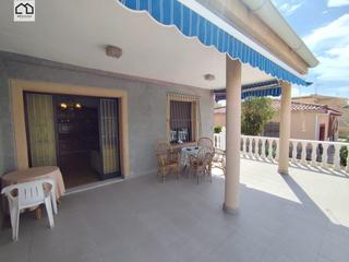 Chalet à Nueva Torrevieja. Apihouse vende chalet independiente en nueva torrevieja. precio