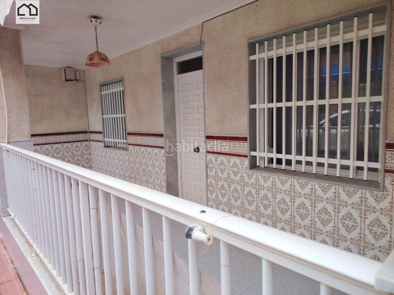 Foto 71c5e51d-2a88-4096-b4fd-ab1f78d80e37. Alquiler casa adosada apihouse vende casa adosada . precio de venta 220.000 en Santa Pola