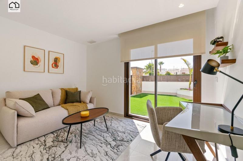 Foto 9c77bf0b-d7ce-4f84-9cd6-214fea4daa99. Casa adossada amb aparcament a Benijófar