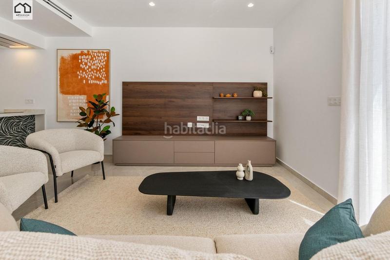 Foto f078e0a2-69e5-4759-bd96-7d214c8fe086. Casa adossada amb aparcament a Benijófar