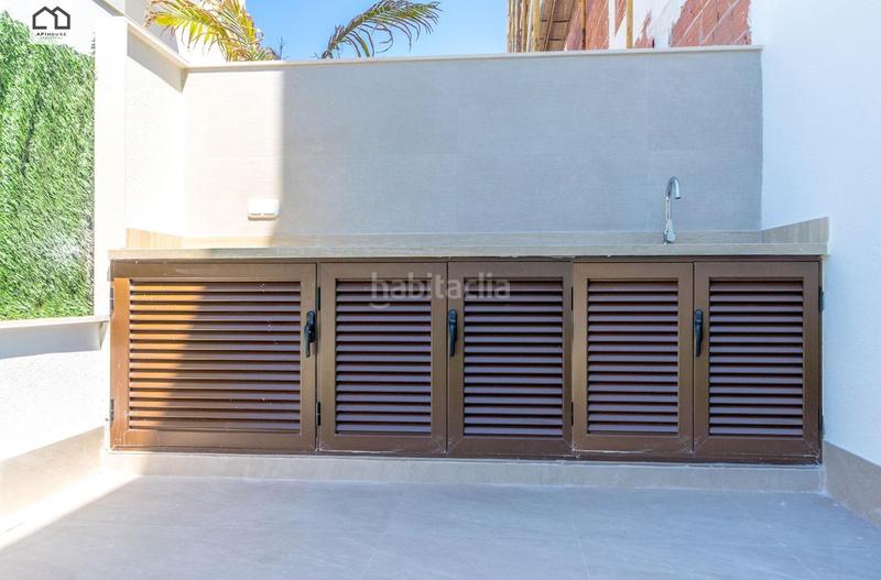 Foto fc678059-a678-4cb1-afa8-2a37495b4d29. Casa adossada amb aparcament a Benijófar