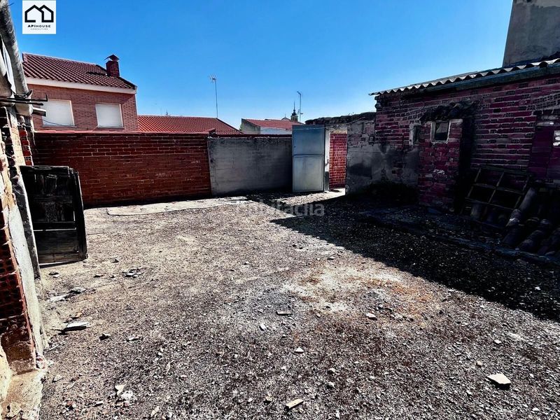 Foto eb02dc25-0588-4ebb-af8e-57d7ddff5d13. Masía apihouse vende casa de pueblo en planta baja con amplia parcela de 265 m2. precio 77.999 en Carmena