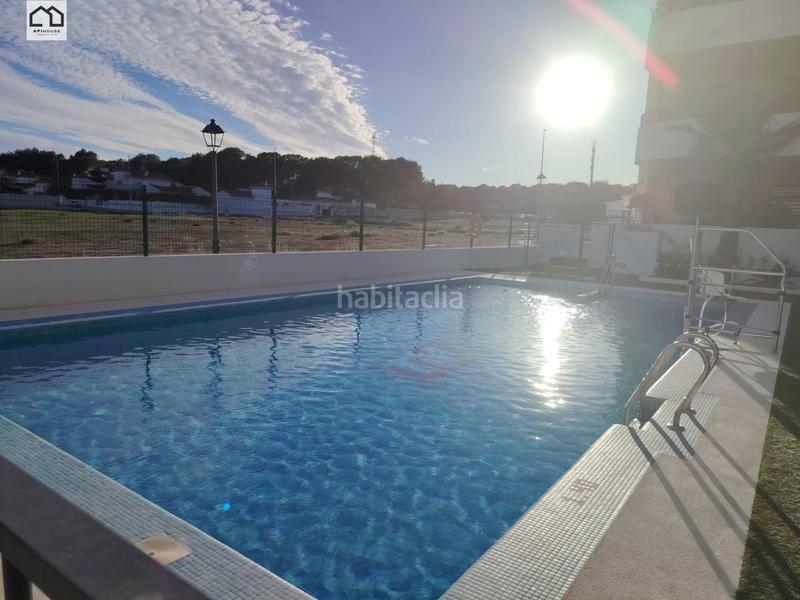 Foto 832836ec-7e6d-47db-a4b9-02943b4f9237. Affitto piano terra con parcheggio piscina in Mil Palmeras Pilar de la Horadada
