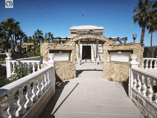 Lloguer Local Comercial a San Miguel de Salinas. Oportunidad única negocio y vivienda junto a greenlands la inver