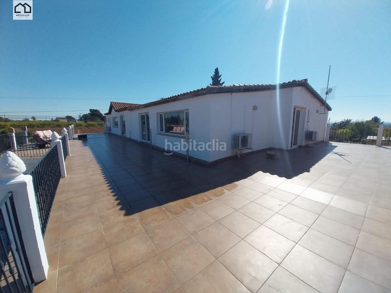 Foto 0167f808-cd48-4b69-929d-fb35744ea741. Casa amb piscina a Albatera