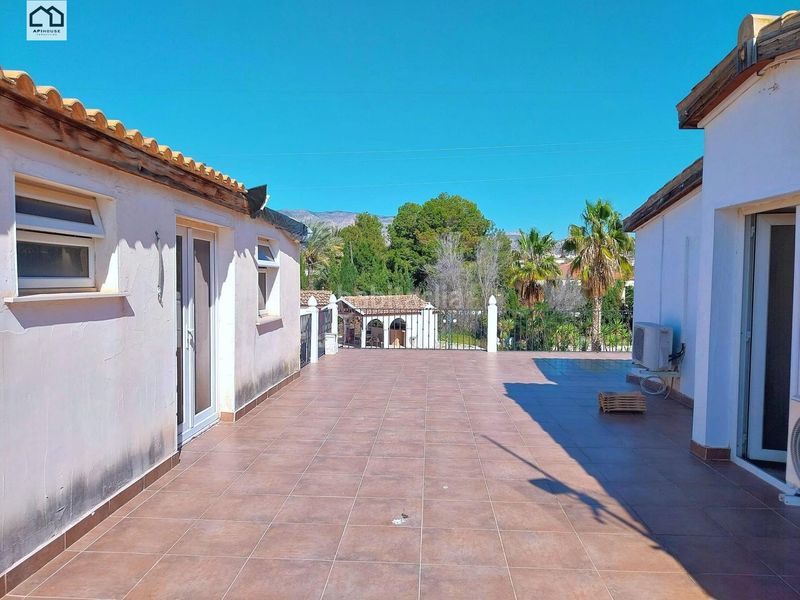Foto 1ae1af9b-d549-4072-b8be-c02f677315c7. Casa amb piscina a Albatera