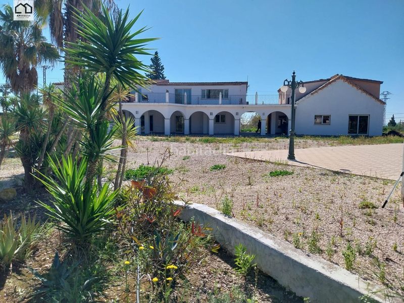 Foto 378dfeba-d7f7-4665-8413-c3d4689b9dda. Casa amb piscina a Albatera