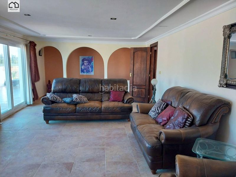 Foto 4c19f52b-6a0d-4d66-ad9c-66a2abd6dbd5. Casa amb piscina a Albatera