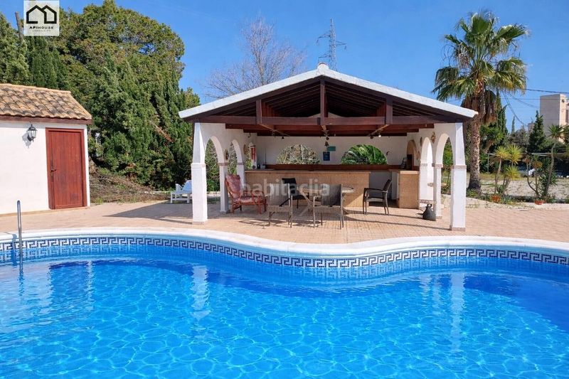 Foto 80f99923-d158-4fa4-a4bf-37d5c69bd287. Casa amb piscina a Albatera