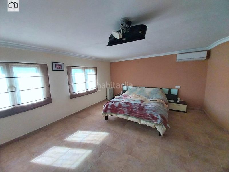 Foto b109c5f8-aa01-4b78-a5c0-a134bc5edb2e. Casa amb piscina a Albatera