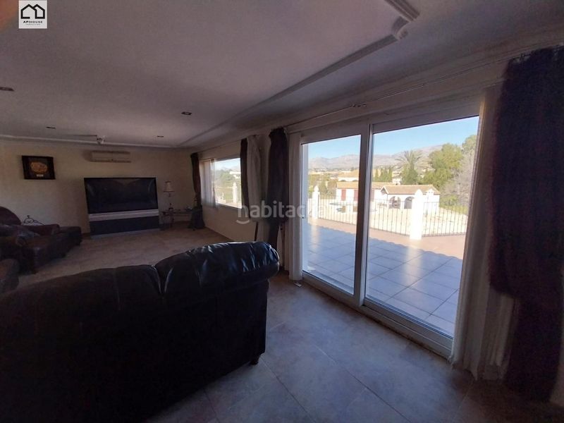 Foto b166abed-c4c7-49b9-b262-2829d68452ec. Casa amb piscina a Albatera