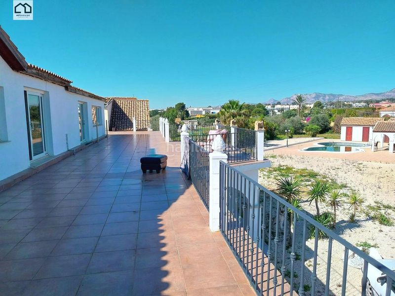 Foto c7635a33-9222-422e-9b84-f1fc1744c7ba. Casa amb piscina a Albatera