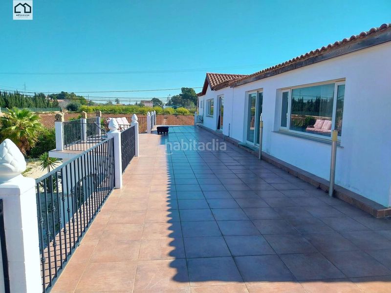 Foto cc3b07d1-a292-4ff9-ab2b-25e6714ee16d. Casa amb piscina a Albatera