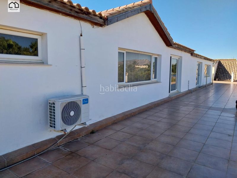 Foto e6381333-dfbe-444c-b3ce-b01e52a93ccc. Casa amb piscina a Albatera
