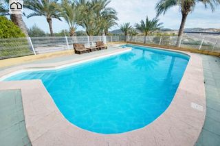 Casa en Ca�ada Hermosa. Impresionante casa reformada con amplio terreno en murcia precio