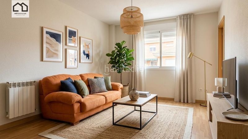 Foto b333a637-84cc-4b0a-996e-79eac5b499e8. Pis amb aparcament piscina a Santa Olalla