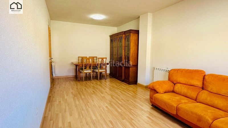 Foto b55c270d-9680-41b4-ac4d-553c4942a7a9. Pis amb aparcament piscina a Santa Olalla