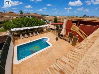 Casa en Almorad�. Impresionante casa en almorad� con piscina y vistas