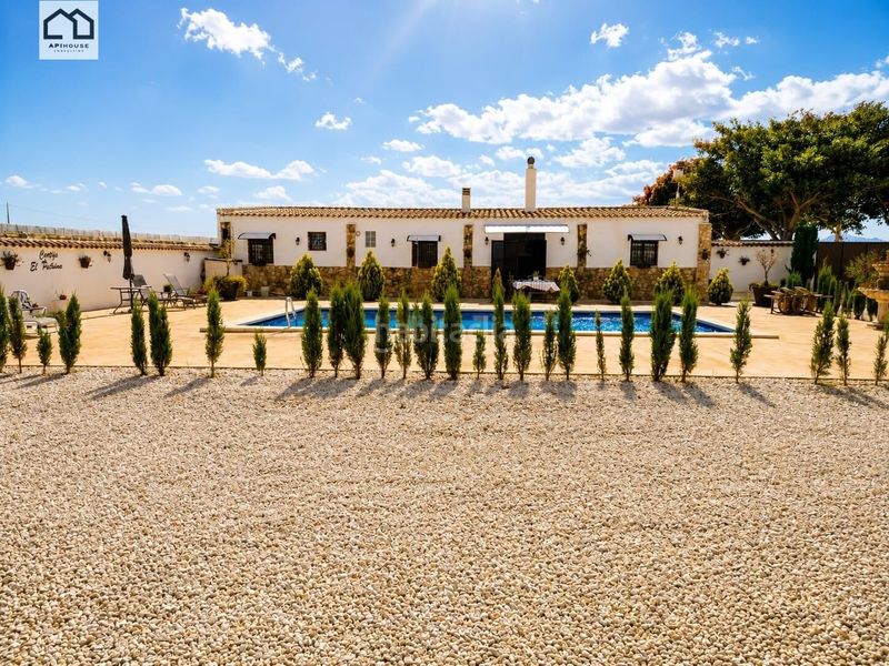 Foto d115d674-c906-4f66-a07a-3b6313ff0f67. Masia amb calefacció aparcament piscina a Dolores