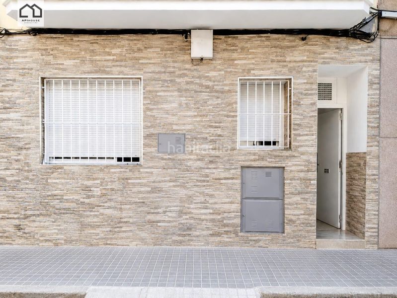 Foto db7ed419-f277-4876-a650-7550eac8352b. Edificio in Carrús Este Elche / Elx