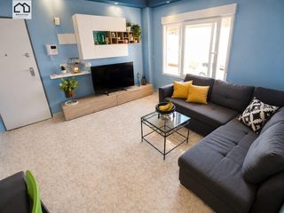Xalet en Playa de los N�ufragos. Espectacular apartamento reformado en torrevieja. precio de vent