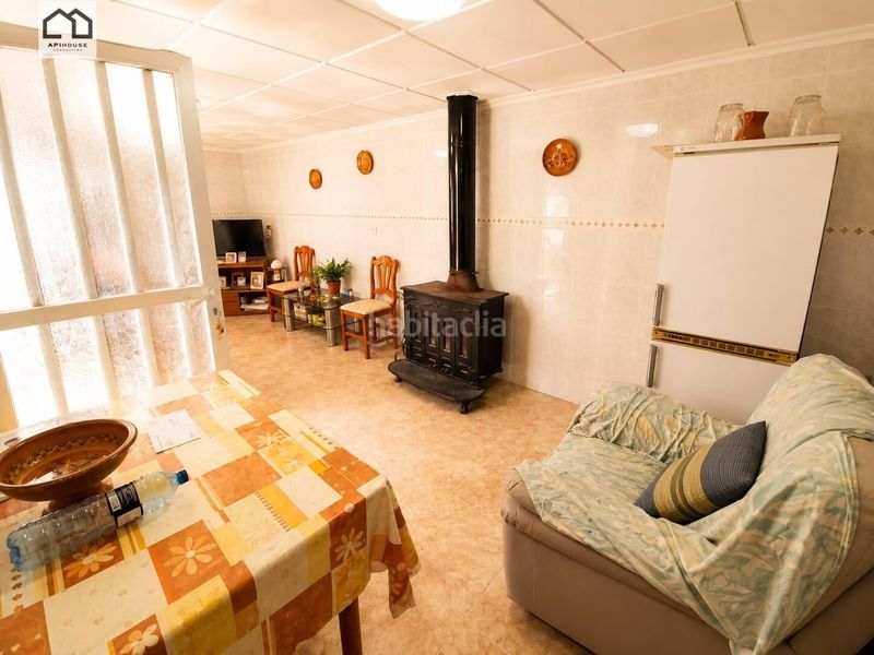 Foto 406c6004-e82c-4b46-b8fd-a673e3176363. Casa amb aparcament a Benejúzar